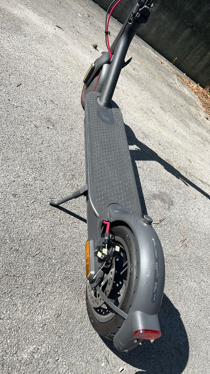 Scooter: Trottinette électrique Xiaomi – Usato da Aigle venduto da bor_zv6q 3