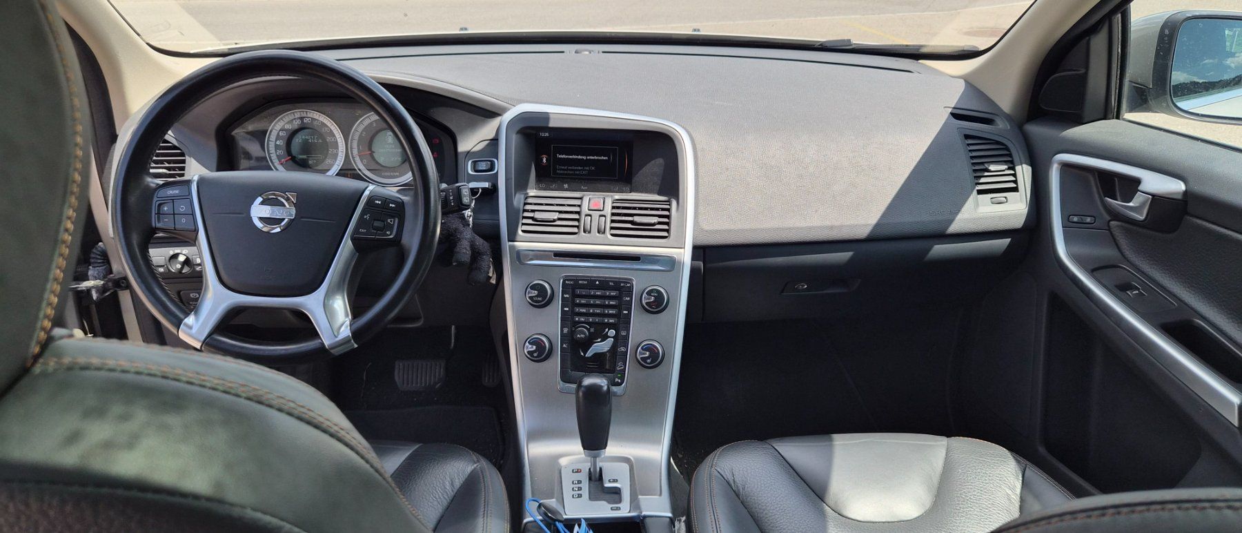 Volvo Automobili: Volvo XC 60 T6 – Usato da Alpthal venduto da Stj2 5
