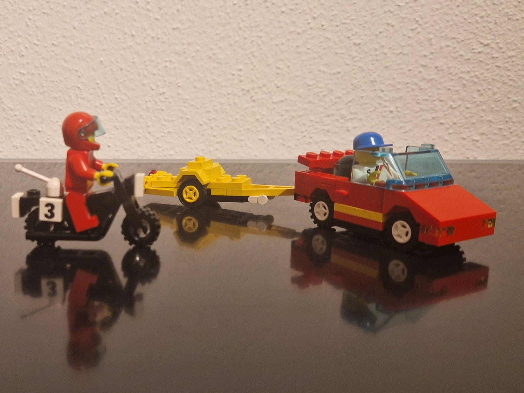 Lego Giocattoli: Auto mit Anhänger und Motorrad  – Usato da Opfikon venduto da Meug 2