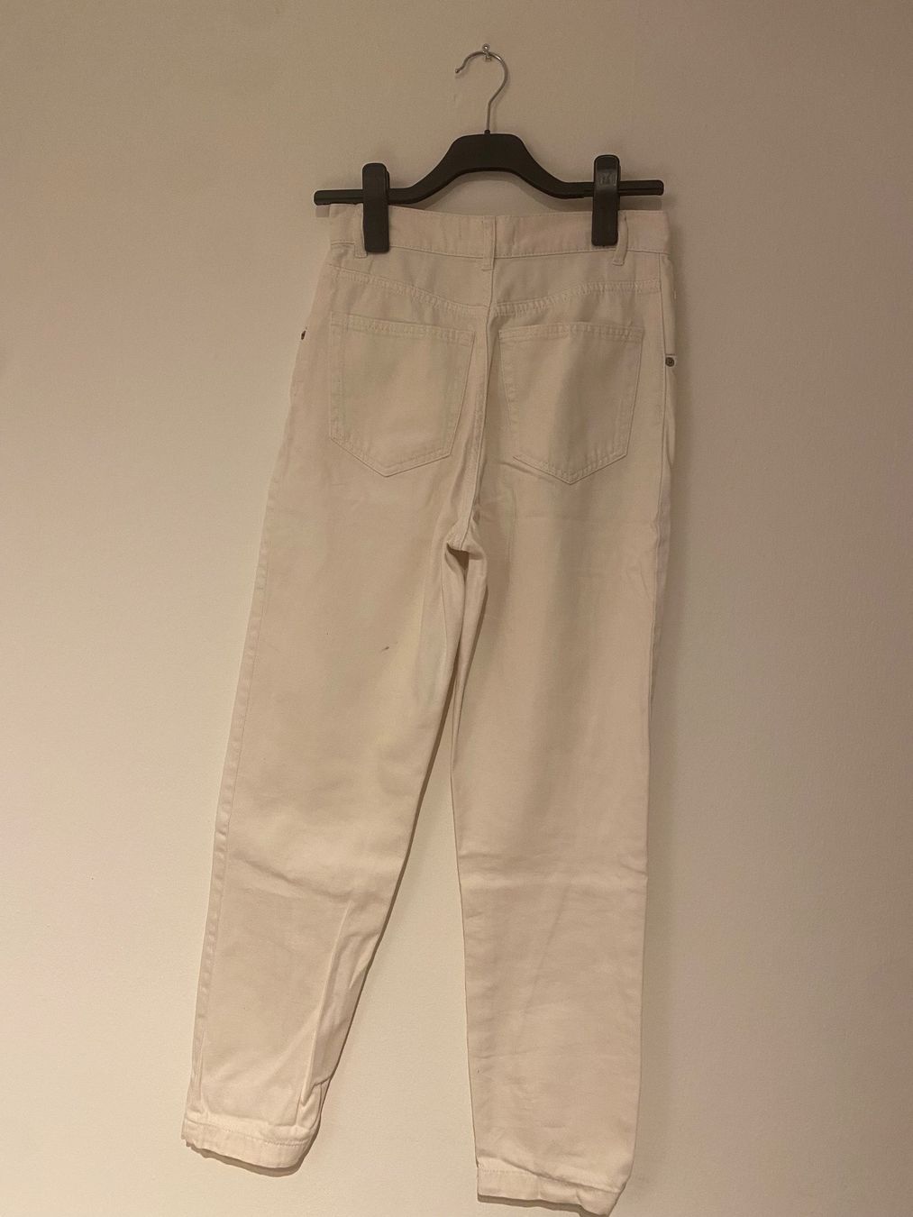 Pull&Bear Hosen: weisse Hose von PULL & BEAR ( Grösse 32) – Gebraucht aus Basel von vul_ws96 1