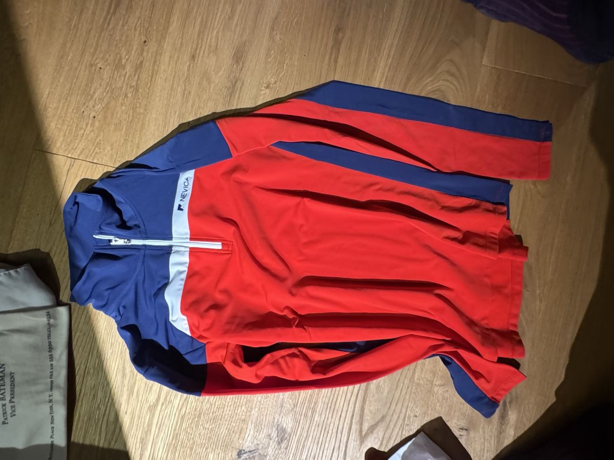 Pullover & Sweatshirts: Workout Sweater – Gebraucht aus St. Moritz von Bengeee 1