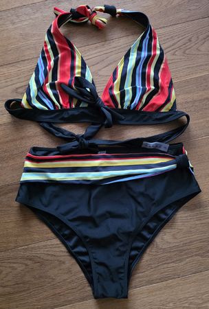 Sommer Bikini, Gr. 1XL, schwarz mit bunten Streifen.Neu!!
