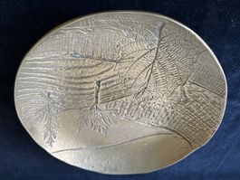 Messing-Schüssel mit Blatt und Bämen