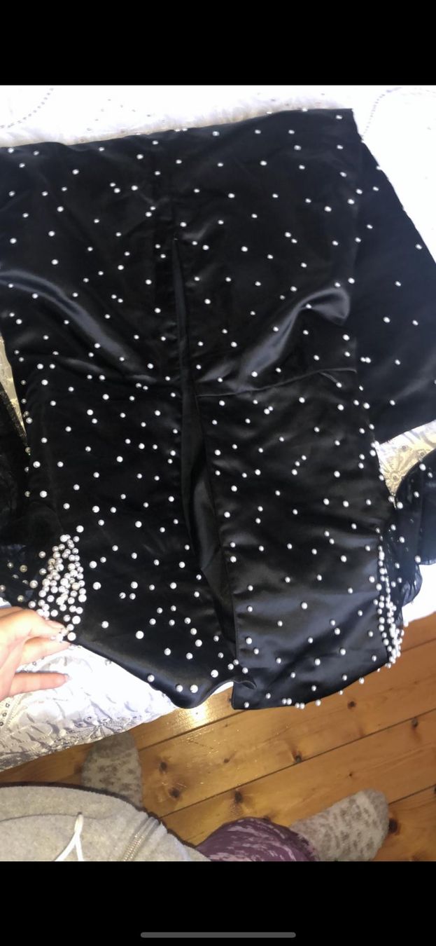 Kleider: Besticktes Kleid mit Perlen – Gebraucht aus Perlen von H.Spa 1