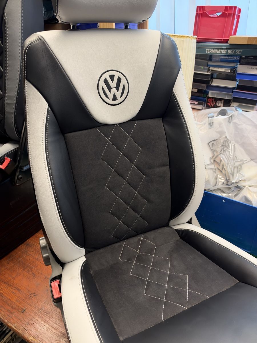 Volkswagen Tutti pezzi di ricambio auto: VW T5 Fahrersitz  – Usato da Pratteln venduto da BL-Pratteln 1