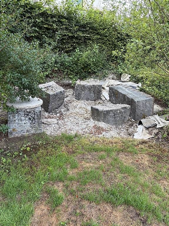 Pierres & tuiles: Grosse Natusteine, Findlinge, Gartenplatten – D'occasion à Zofingen par magritte02