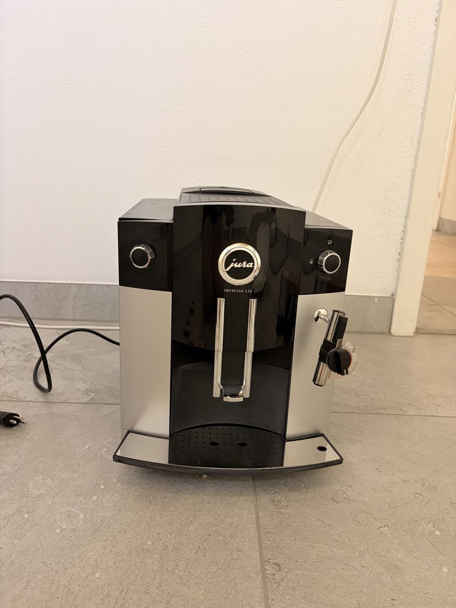 Jura Macchine per caffè & Macchine per espresso: Jura Kaffeemaschine  – Usato da Fehren venduto da van_pjt6