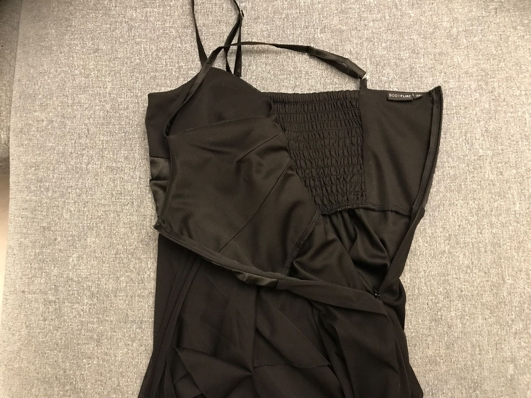 Robes: Abendkleid – D'occasion à Niederglatt ZH par Mary102 5