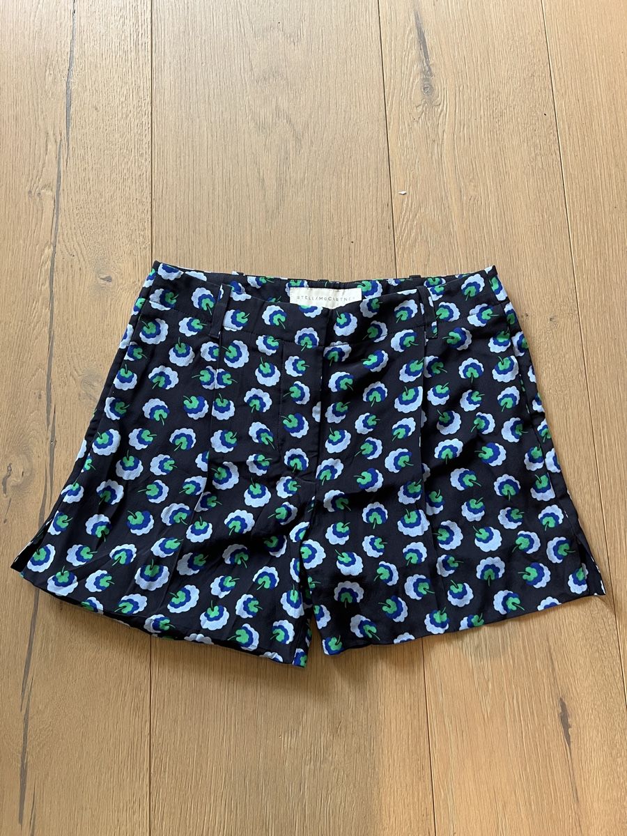 Stella McCartney Pantaloni: Stella McCartney Summer Shorts – Usato da Zürich venduto da P_Lipinski_21 1