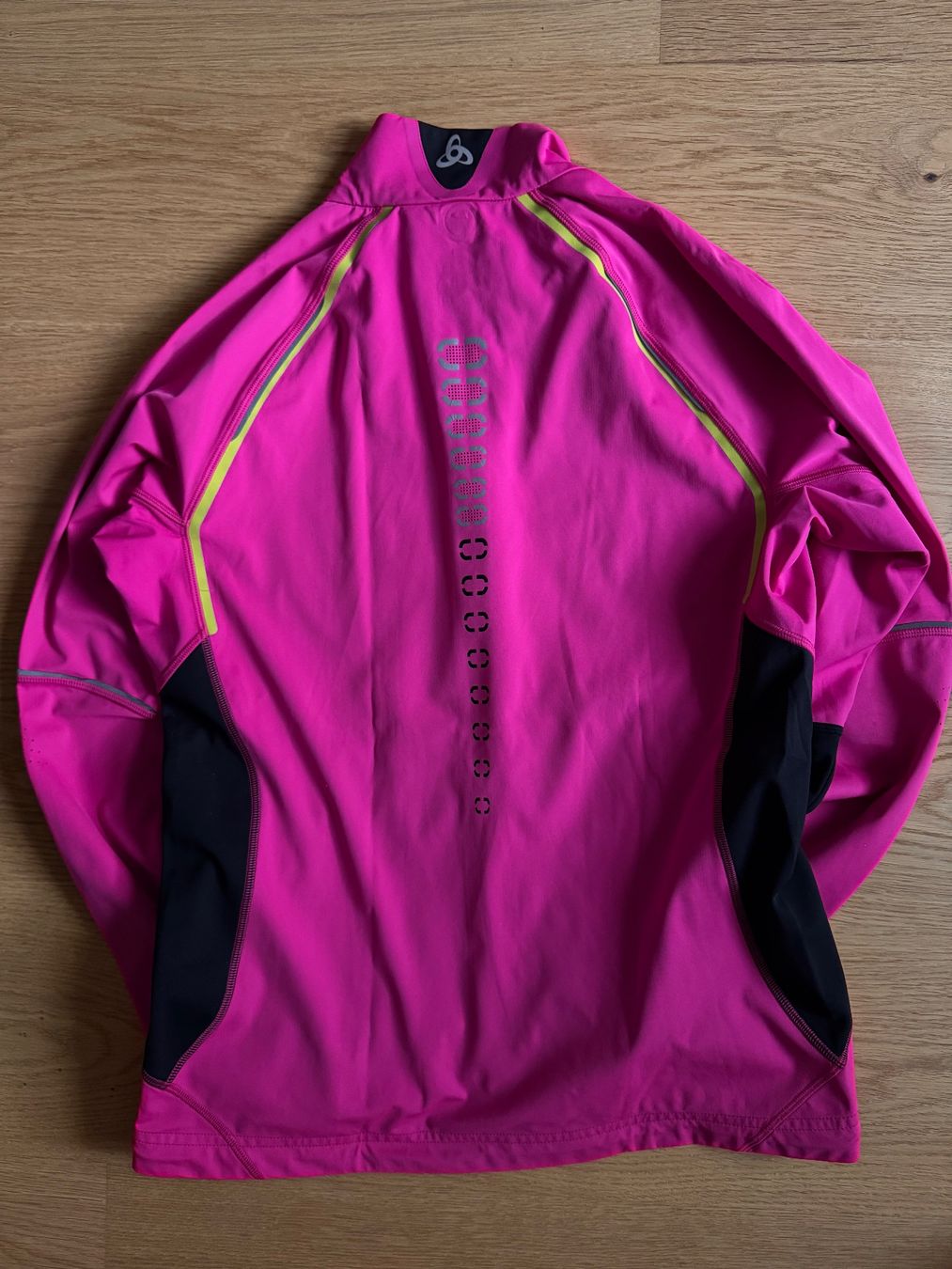 Odlo Giacche: Dünne Softshell Multisport Damen Gr. M - Pink - neuwerig – Usato da Uster venduto da Peter_fro 1