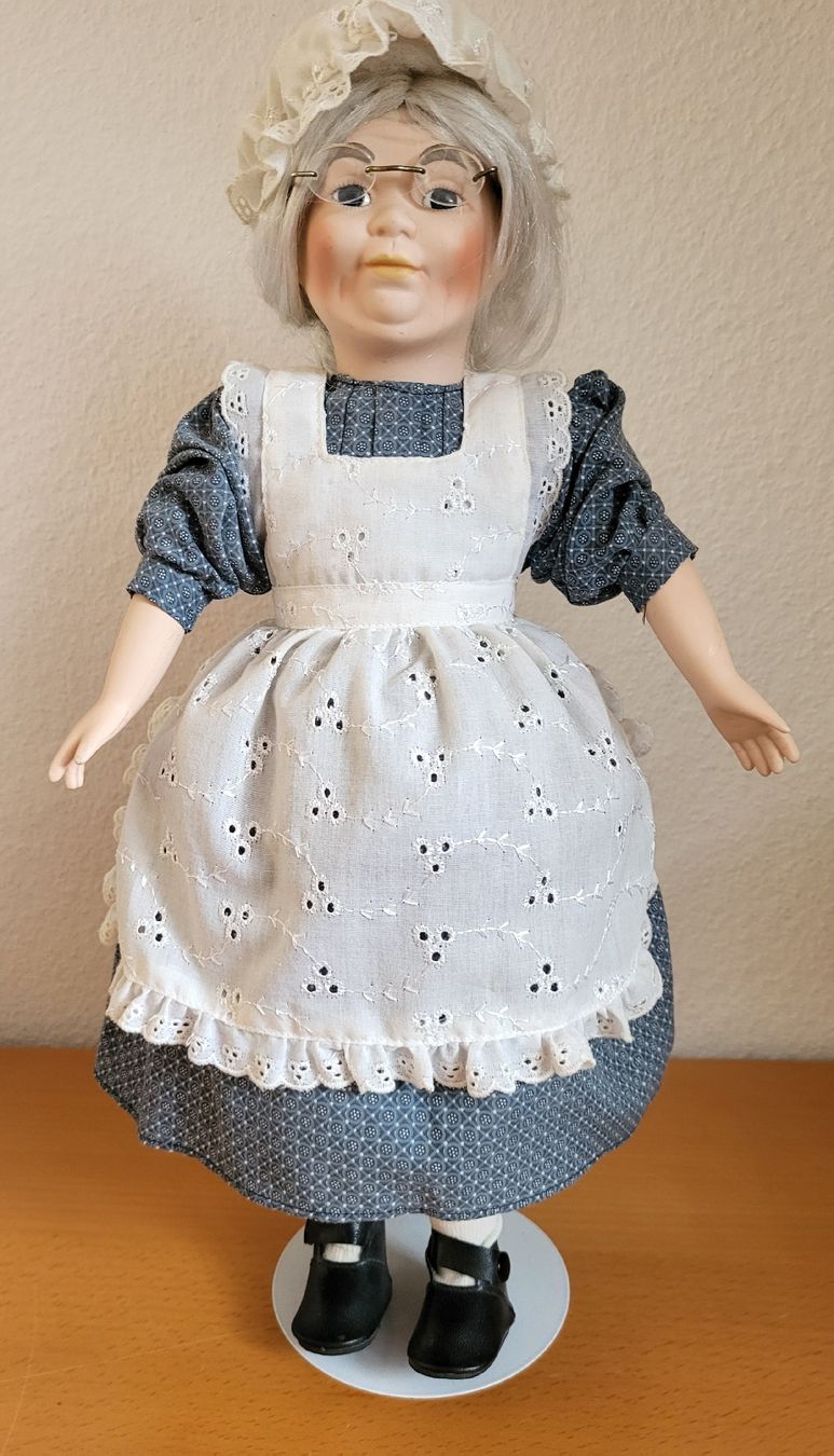 Bambole: Puppe, Bäckerin – Usato da Winterthur venduto da Baer49