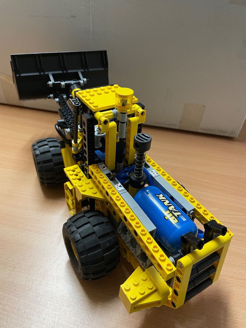 Lego Kit di costruzioni: Lego Technik 8439 Front End Loader (2004) – Usato da Verscio venduto da Foroglio 3