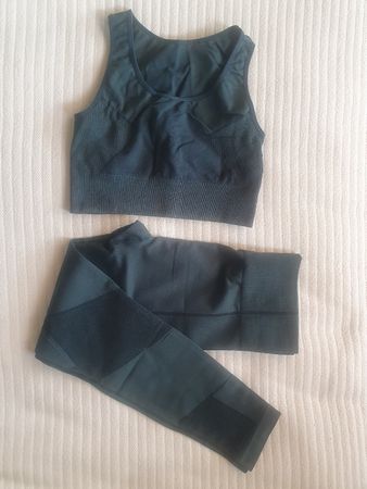 Ensemble sport femme leggins et brassière