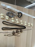 Lotto di bigiotteria - collane e bracciali