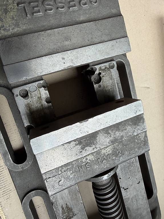 Gressel Tous les outils: grosser Gressel Maschinenschraubstock 120mm – D'occasion à Necker par liq24 2