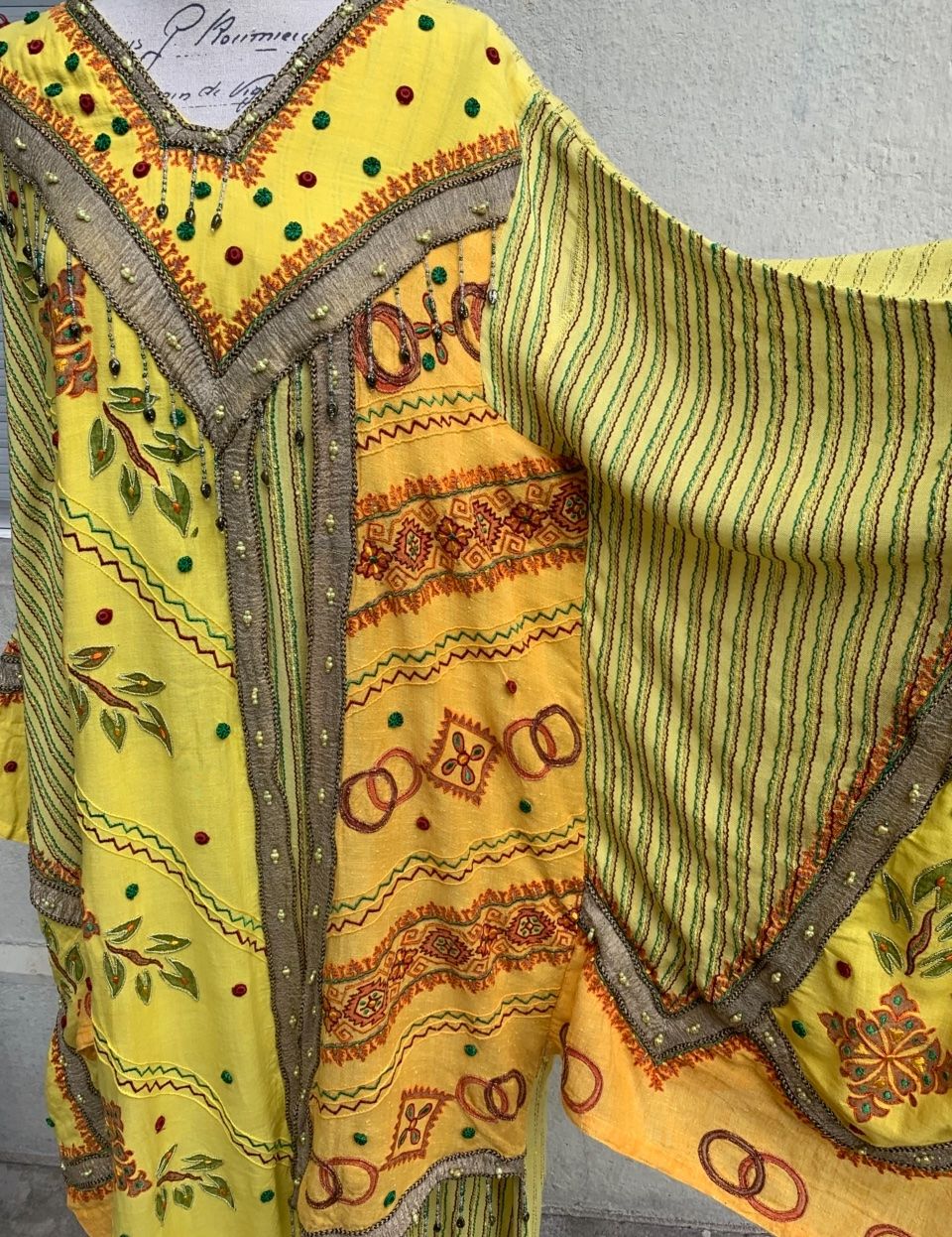 Kleider: Superbe robe style CAFTAN VINTAGE brodé de perles t.L – Gebraucht aus Martigny von only__you 7