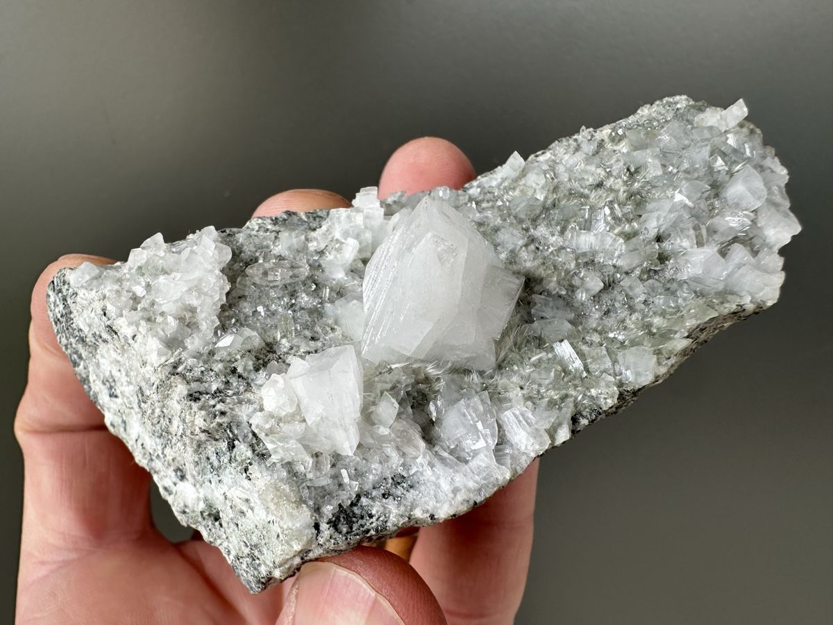 Minerali & Pietre curative: Adular Amiant Quarz Maderanertal – Usato da Oberuzwil venduto da Crystall0