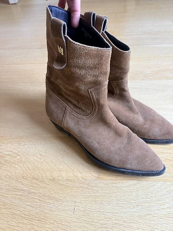 Scarpe da donna: Bottes en daim beige/camel Kazar – Usato da Chardonne venduto da any_yq5q 1