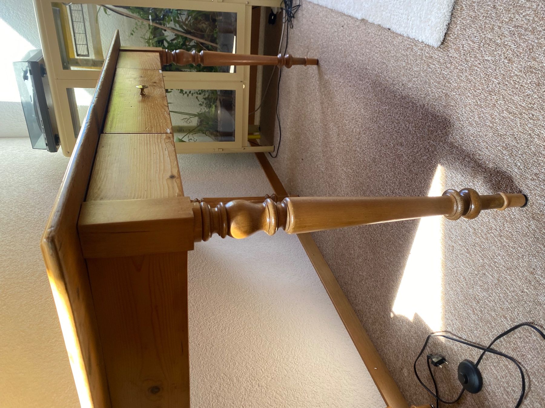 Tables: Antiker Holztisch mit charme – D'occasion à Belpberg par yan_5xdb 1