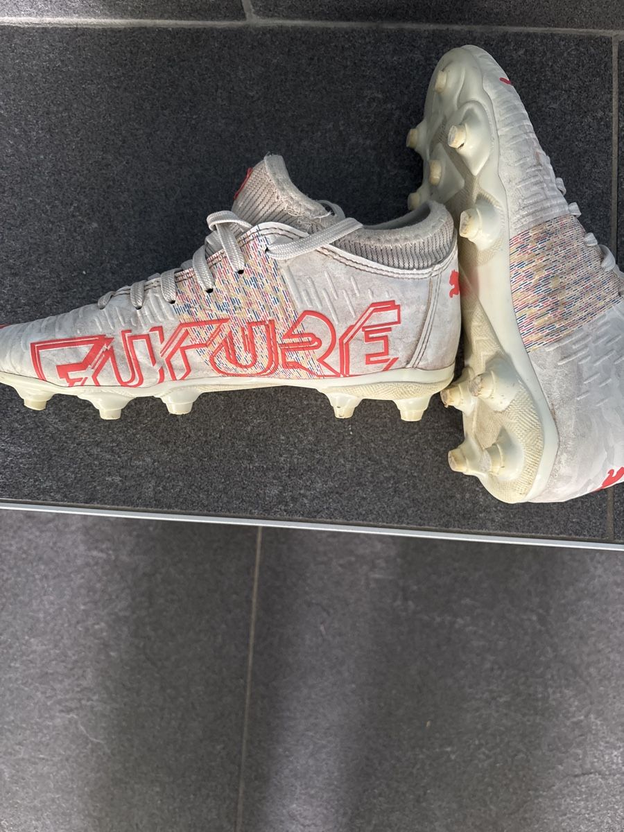 Puma Scarpe per ragazzi: Crampons/Chaussures de foot Puma Future, taille 33 – Usato da noréaz venduto da panda1978 1