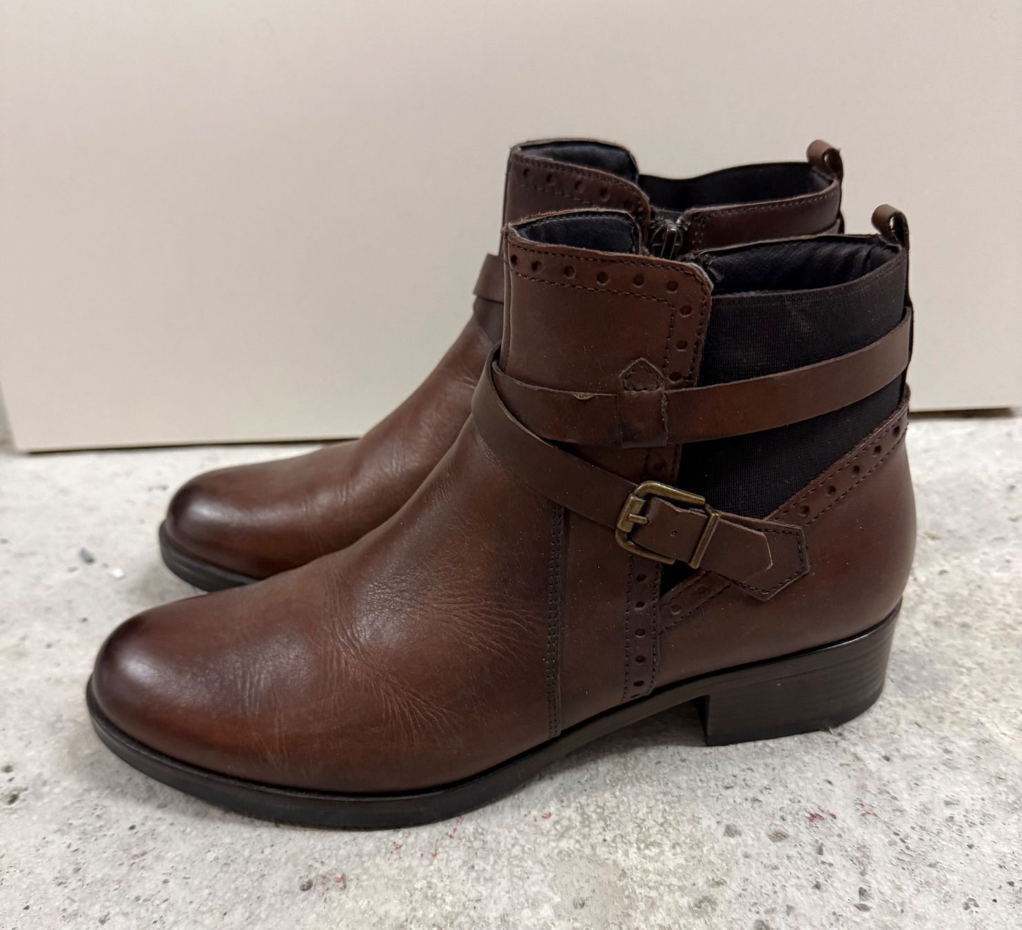 Damenschuhe: Braune Leder-Stiefeletten – Neu (gemäss Beschreibung) aus Interlaken von feli_z
