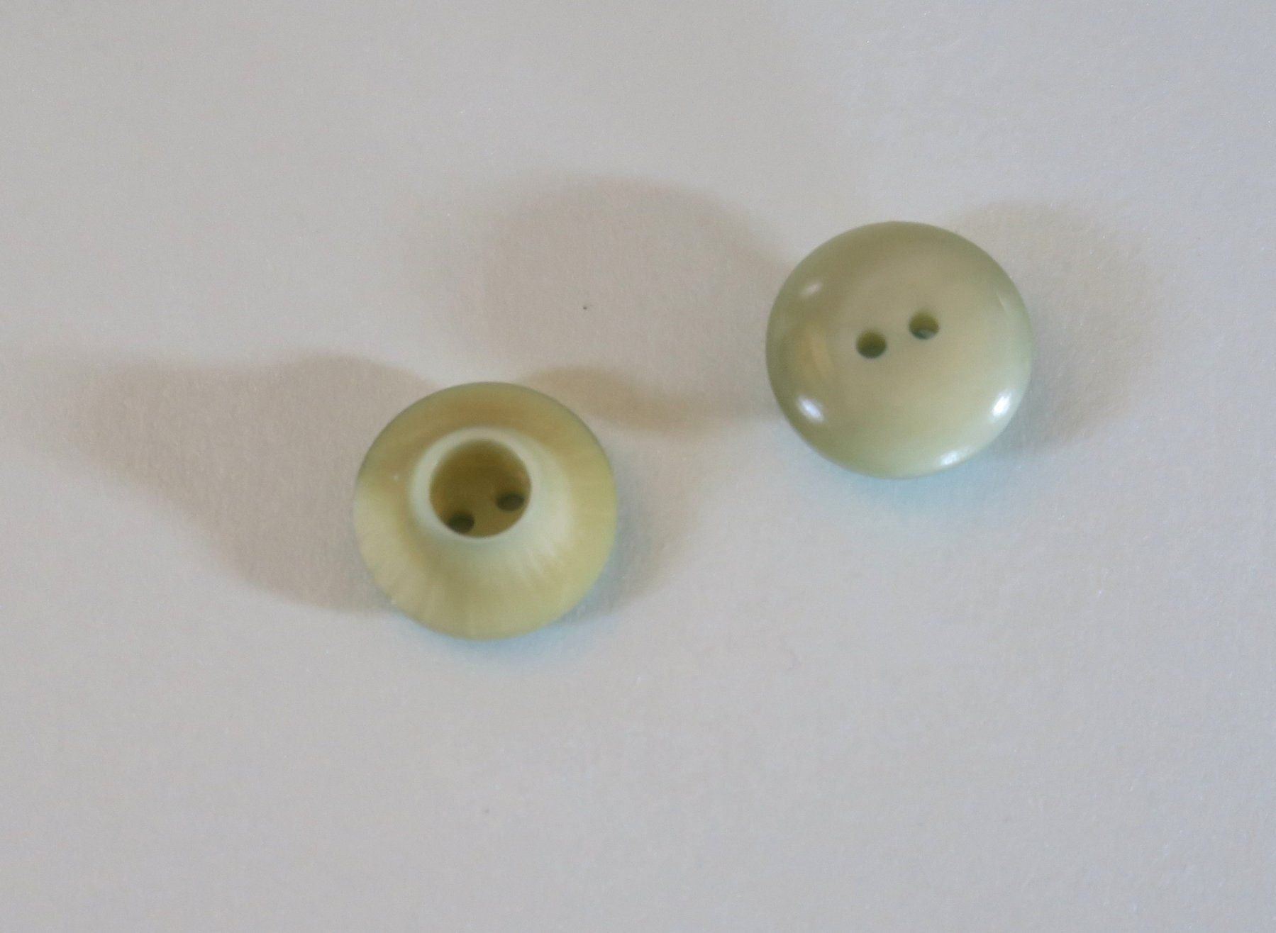 Bottoni: 2 Knöpfe, ø 17.6 mm – Usato da Brittnau venduto da marlenestone 2