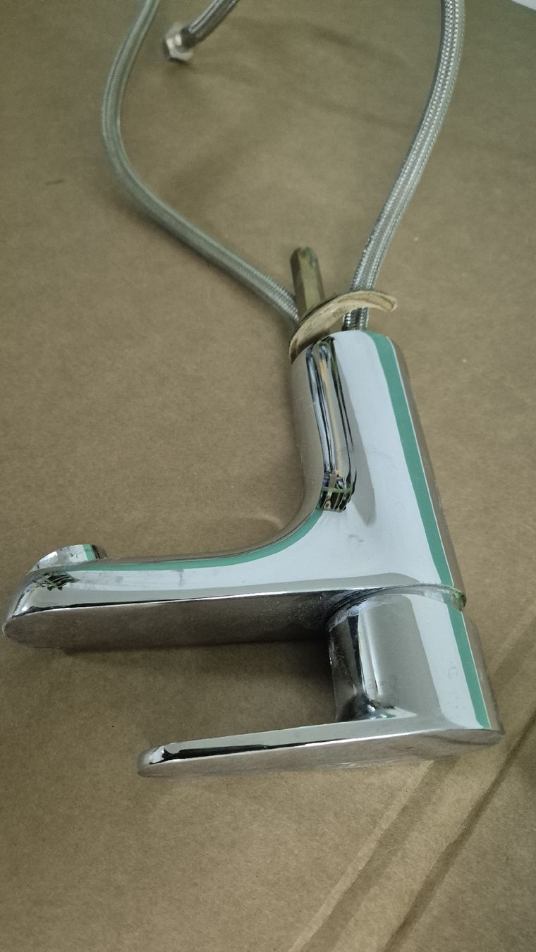 Hansgrohe Rubinetteria: 2 Hansgrohe Wasserhähne – Usato da Oberägeri venduto da Timka111 2