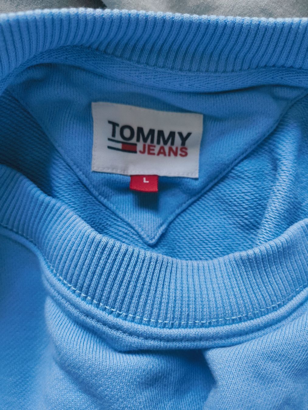 Pullover & Sweatshirts: Tommy Jeans Sweatshirt, Grösse L, hellblau – Gebraucht aus Bern von TxZ 2