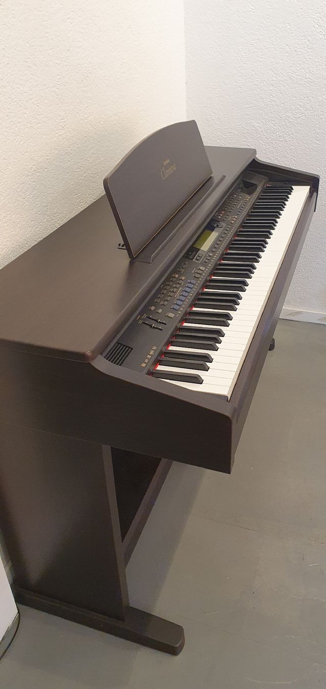 Musikinstrumente: E-Piano Clavinova – Gebraucht aus Basel von LiebeSchweiz