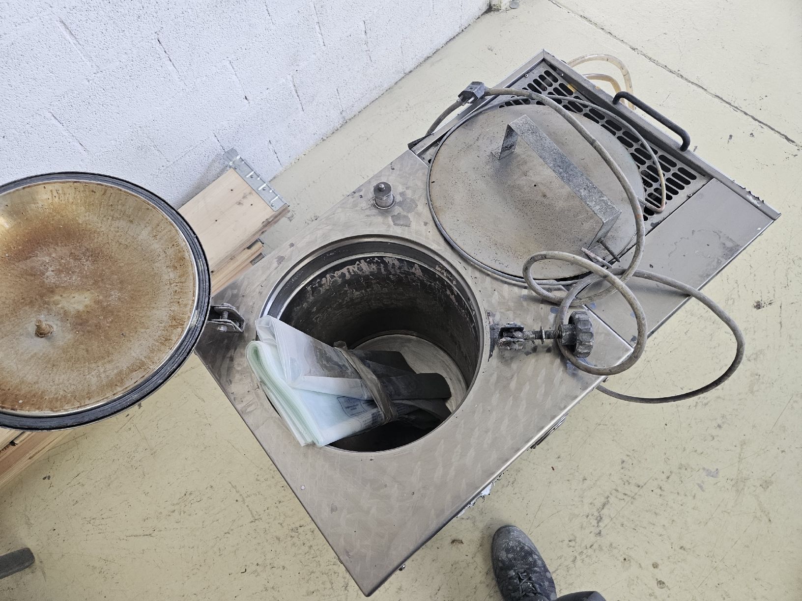 Tutte le macchine: Solvent Cleaner Solvent-C2, Baujahr 2004 – Usato da Oberrohrdorf venduto da Mikee865 5
