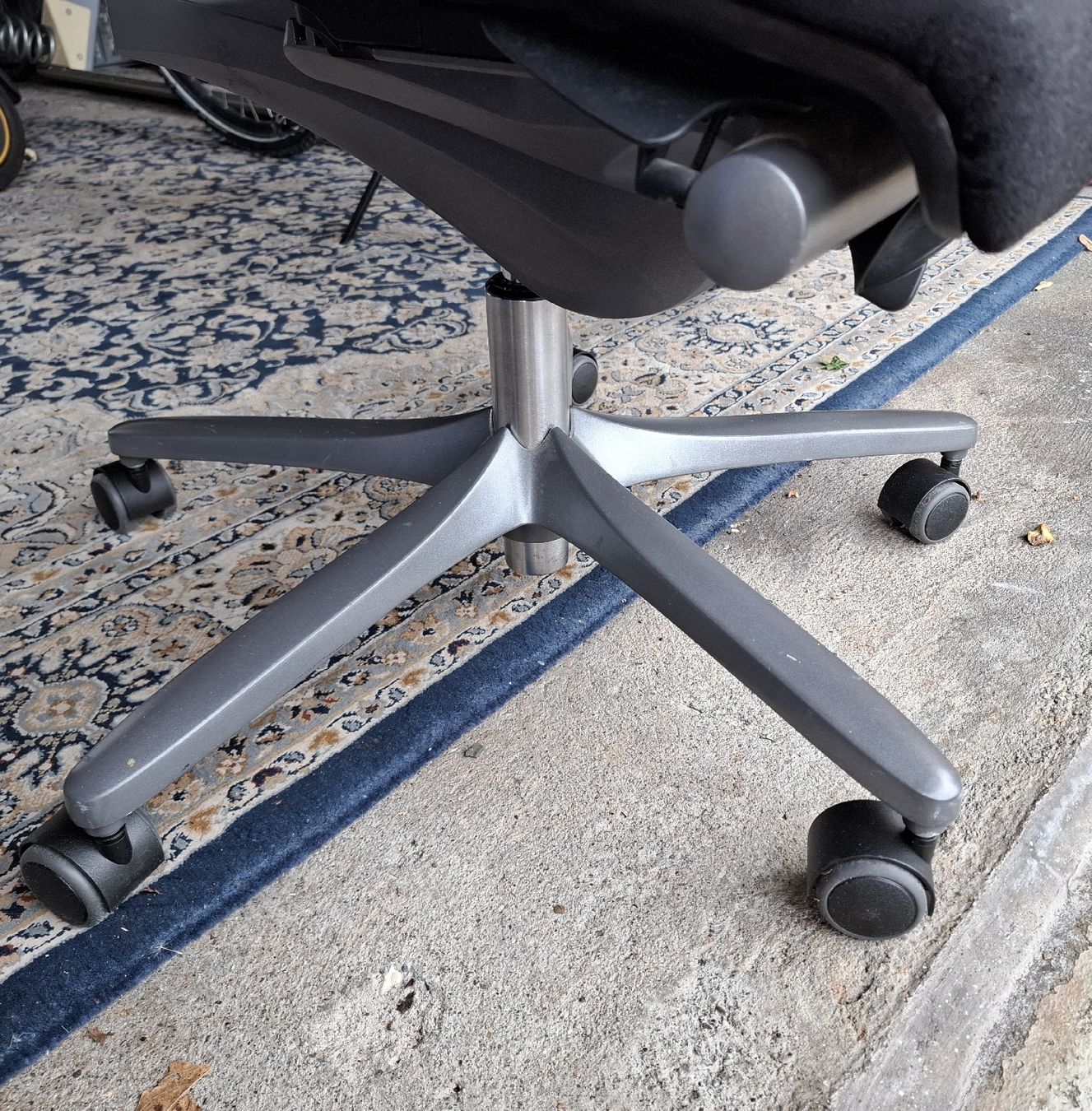 Giroflex Sedie: Giroflex, ergonomischer Bürostuhl, bequem und robust! – Usato da Richterswil venduto da Friedafrech 1
