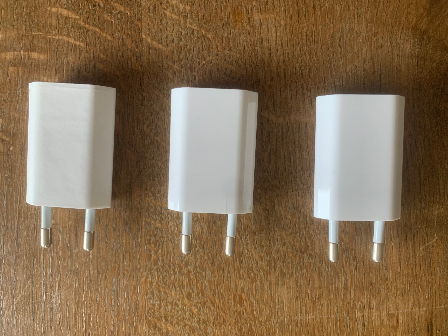Apple Caricabatterie: Apple chargeurs USB – Nuovo (secondo la descrizione) da Chardonne venduto da 245308
