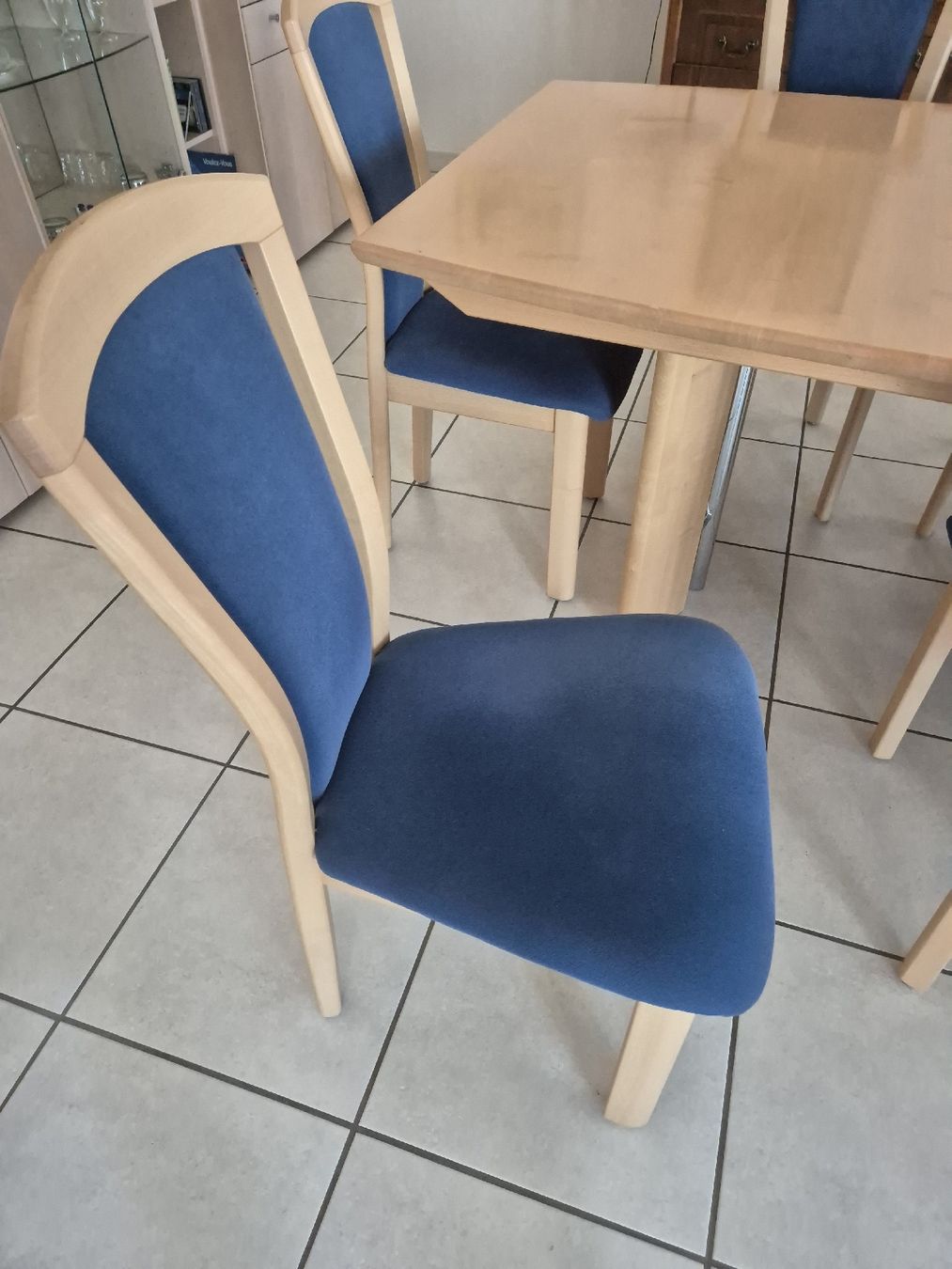 Set de table et chaises: Esstisch 1.60 x 95 mit 6 Stühlen – D'occasion à Hinteregg par Secondhand_Carmen 5