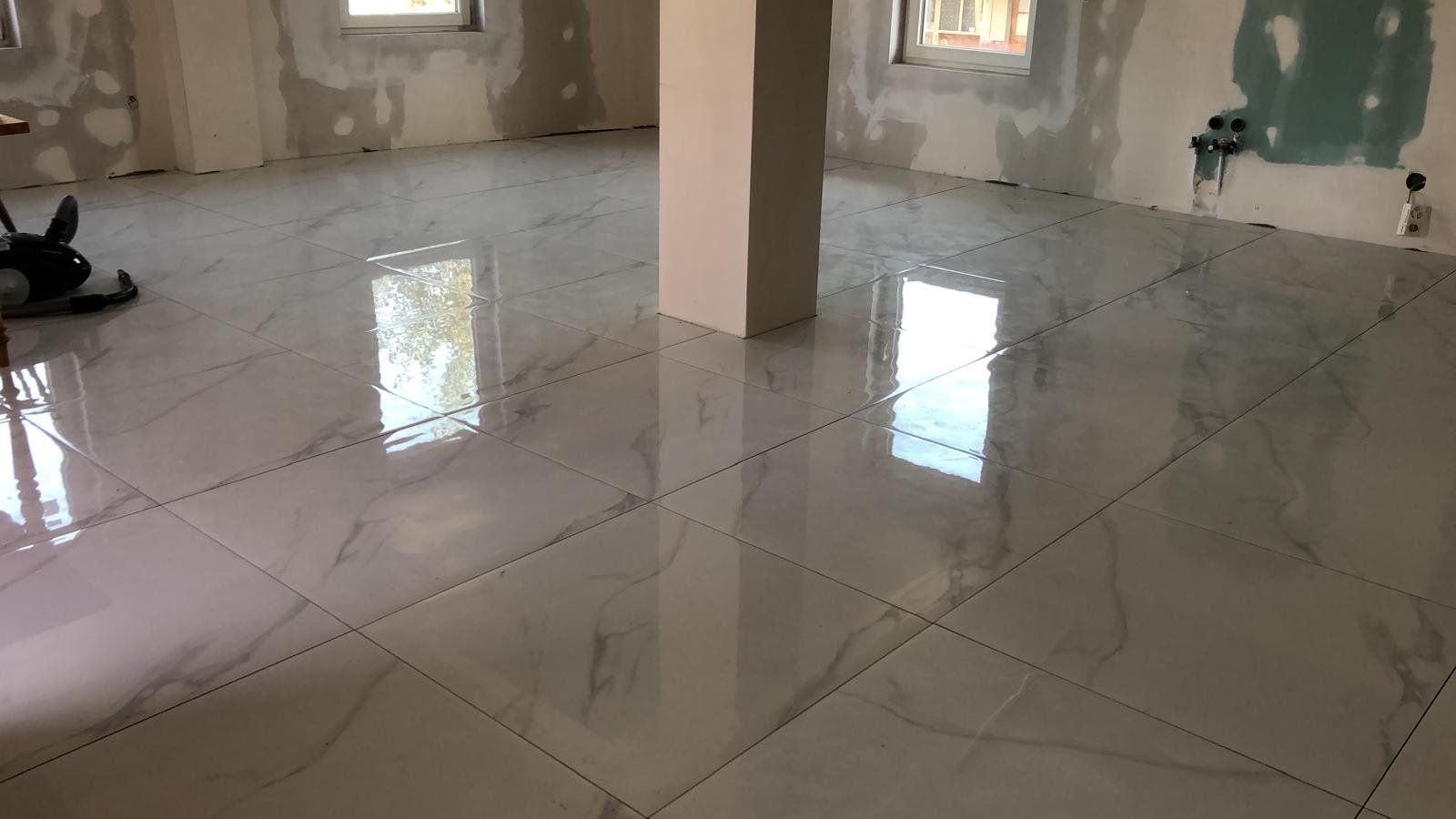 Rivestimenti per pavimenti: Boden - Wandplatten – Nuovo e nell'imballaggio originale da Walliswil-Nbipp venduto da Chaesi6