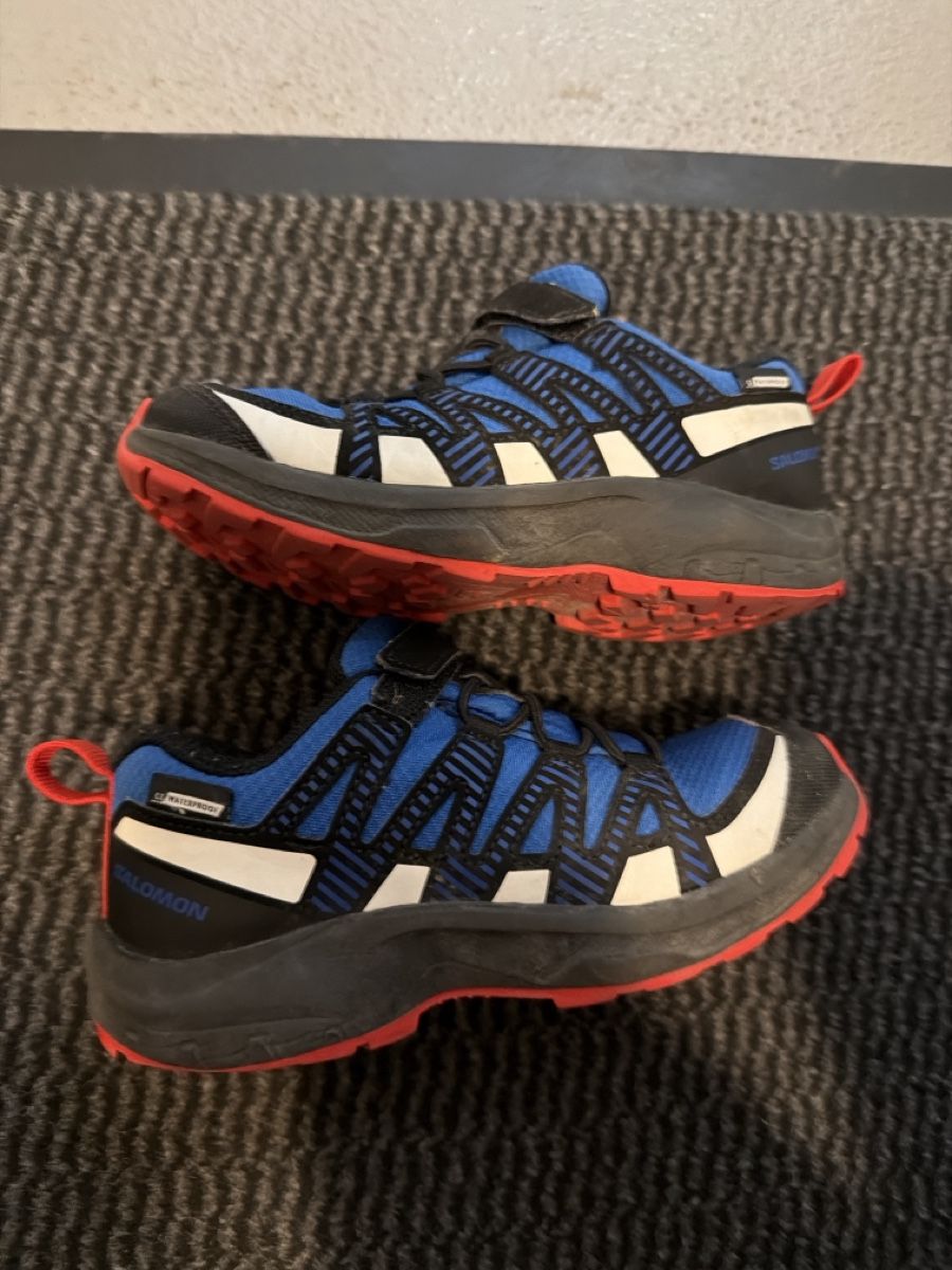 Salomon Schuhe für Jungen: Salomon Kinderschuhe 30  – Gebraucht aus Würenlos von hana49