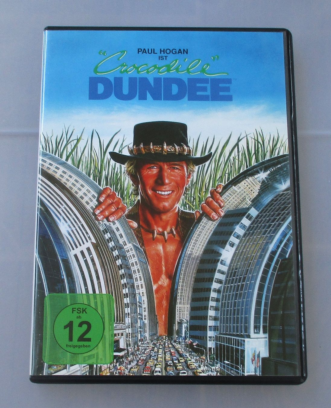 Tous les DVDs: CROCODILE DUNDEE - Paul Hogan – D'occasion à Wattwil par Muriel10