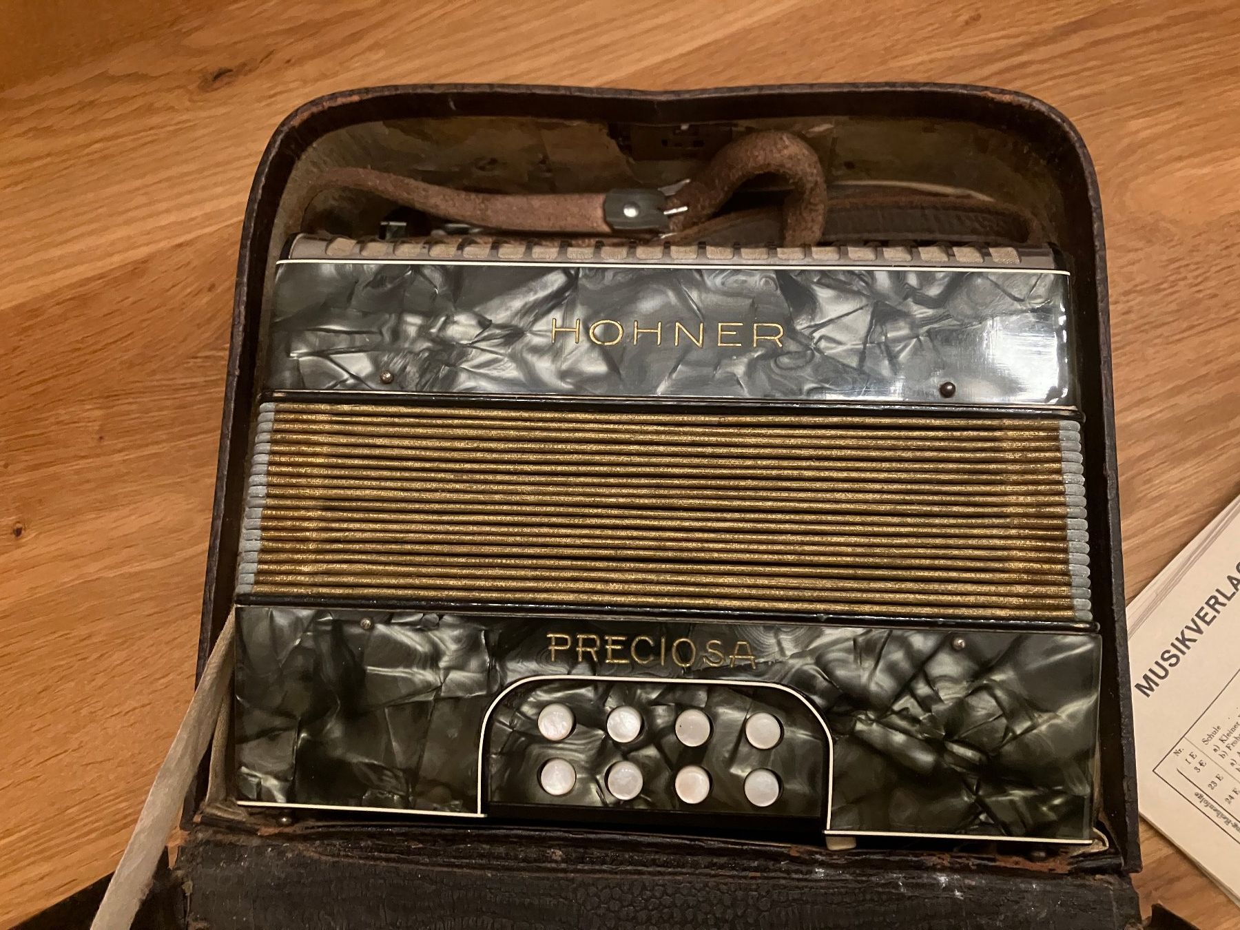 Hohner Instruments de musique: Akkordeon Hohner Preciosa mit Koffer – D'occasion à Luzern par laconi 2