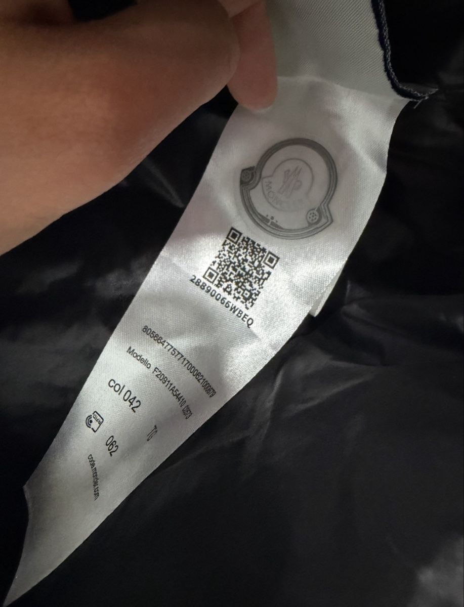 Moncler Jacken: Moncler Black Jacket – Gebraucht aus St.Josefen von lop_lh8d 5