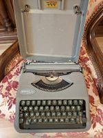 Schreibmaschine Hermes Baby vintage Schweizer 
