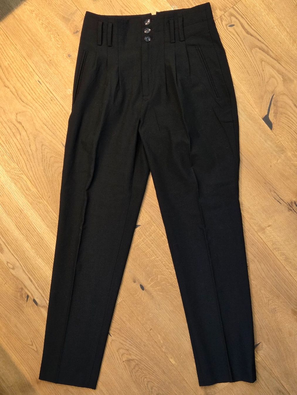 Zara Pantaloni: ZARA Hose – Usato da Emmen venduto da GrabandGo