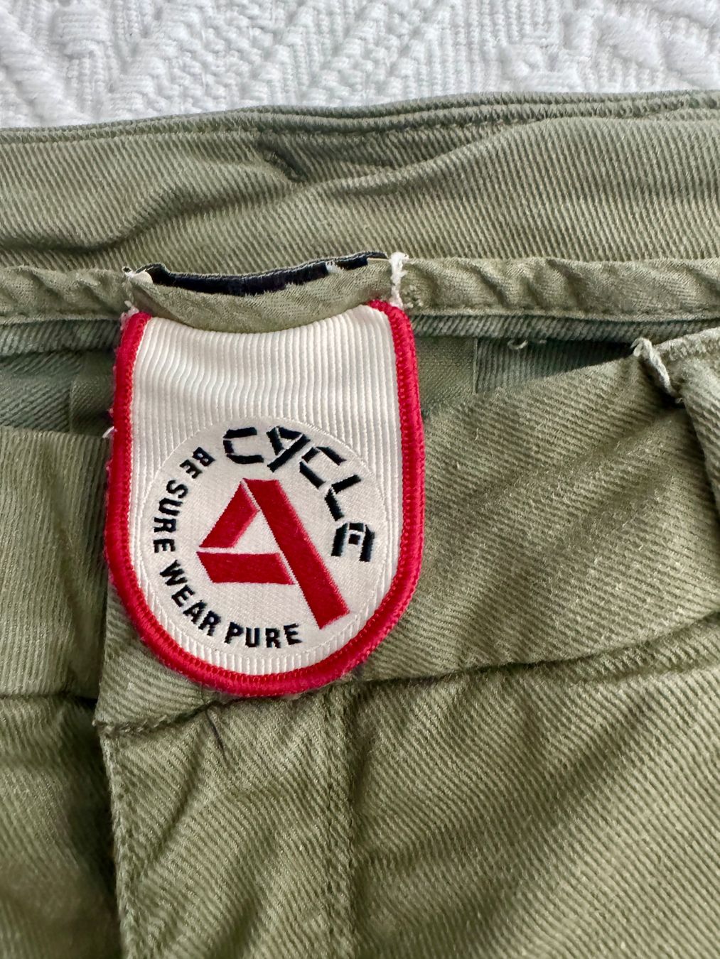 Jeans: CYCLE-Jeans, Gr. 30, olivgrün – D'occasion à Erlinsbach SO par Romstrasse 6