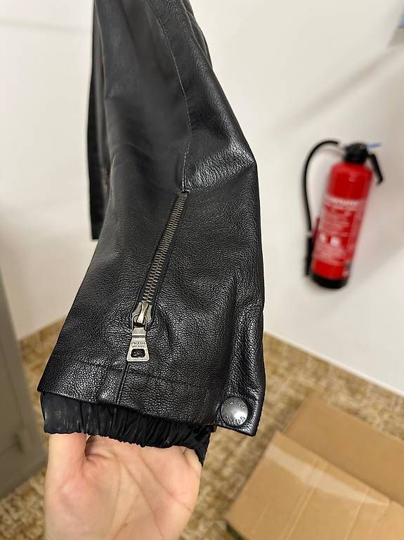 Prada Giacche: Prada Biker-Lederjacke, Größe 48 – Usato da Gümligen venduto da patrick127 3