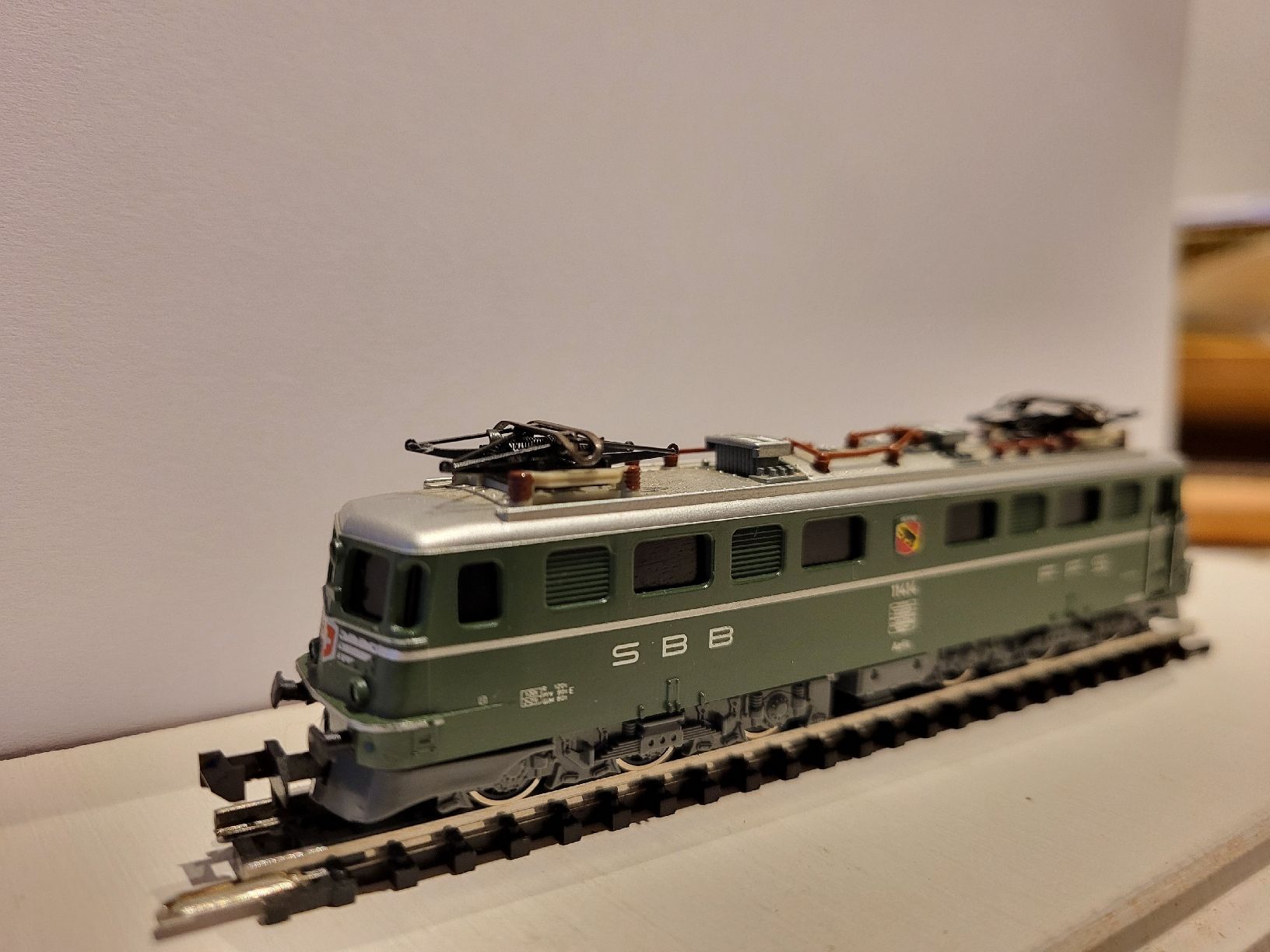 Trix Modelleisenbahnen: SBB CFF FFS Minitrix Ae 6/6 11414 "Bern" Spur N – Gebraucht aus Cagiallo von giulioci89