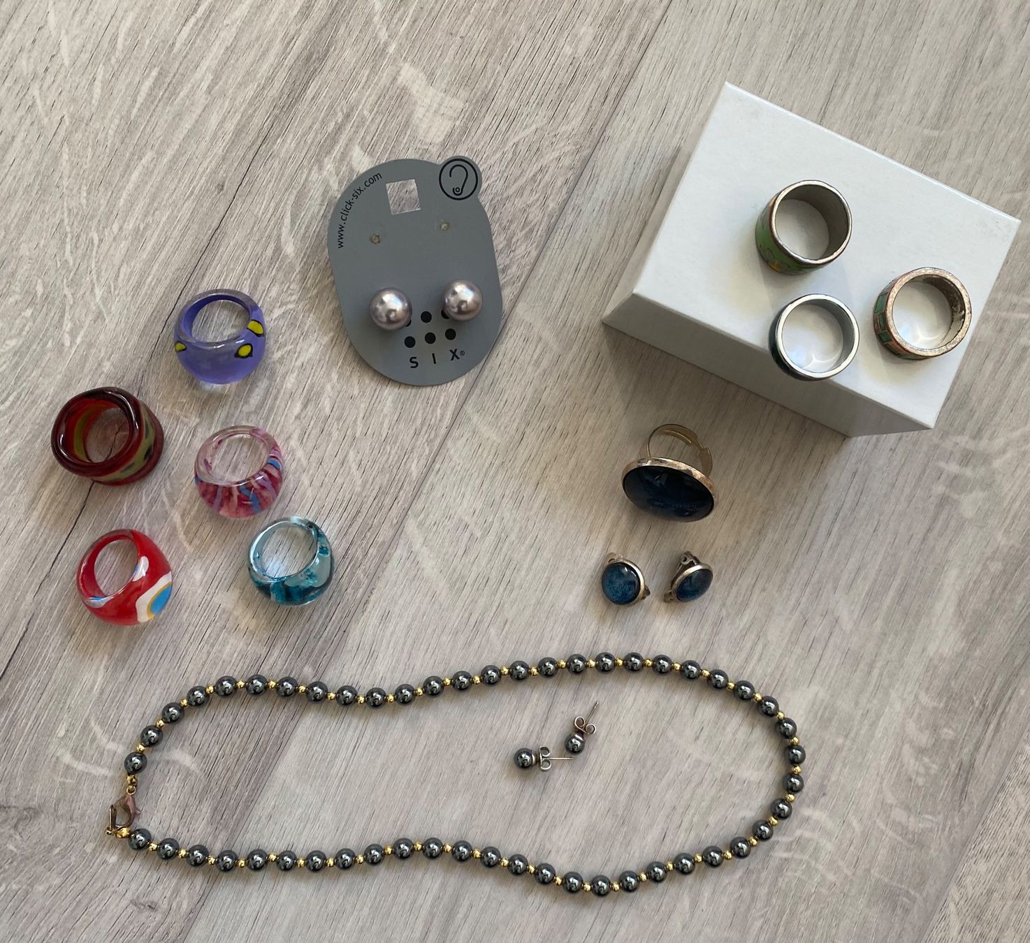 Sonstiger Schmuck: Kette Perlen Kette Ring Ohrringe Ohrstecke – Gebraucht aus Dottikon von 6571 4