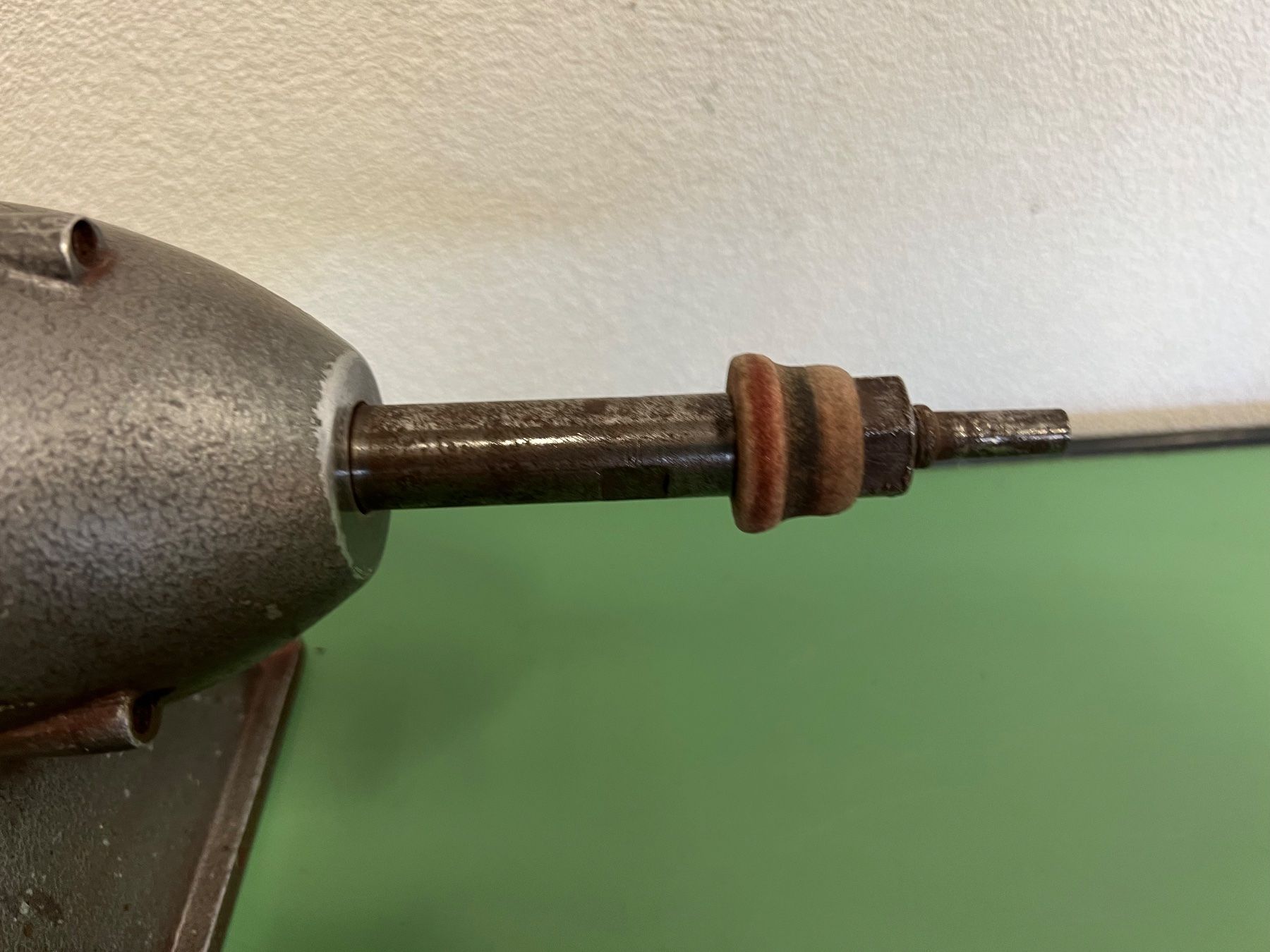 Tutte le macchine: Meuleuse Rüetschi – Usato da Aarberg venduto da SNMachines 2
