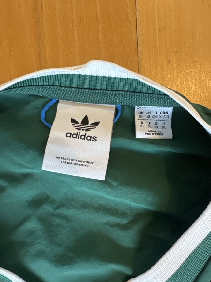 Adidas Lotti di vestiti: Original Adidas Track Suit – Nuovo (secondo la descrizione) da Rickenbach-Sulz venduto da hel_yx9y 1