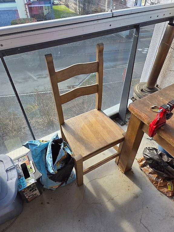 Chaises: Vier Stühle kostenlos – D'occasion à Lachen SZ par ait_bfq7