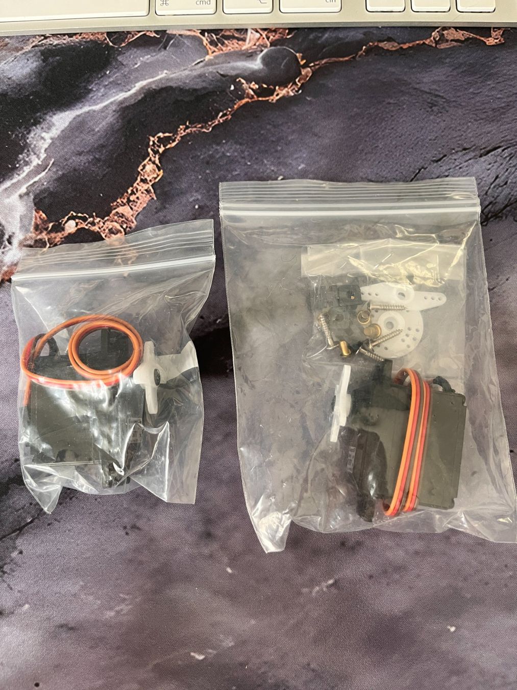 Graupner Modellismo RC: Neues Graupner C577 Servo /4.8 - 6V /35 - 40 Ncm – Nuovo (secondo la descrizione) da Gibswil venduto da helilaunch 1