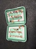 Fliegenfischen Set mit Box diverse Fliegen gebraucht