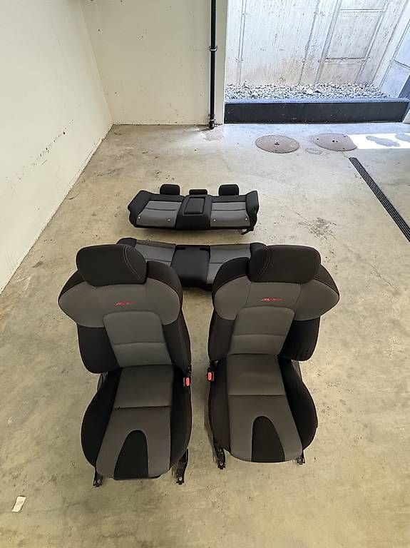 Tutti pezzi di ricambio auto: Mazda 3 BK MPS Sitze  – Usato da Oberkulm venduto da max_l6jr 2